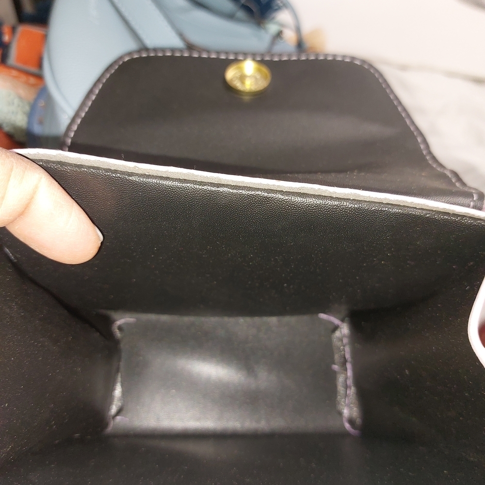 Lavender Handbag - Picture 6 of 7